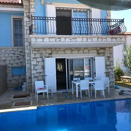 Alacati Yali Mah Oezel Havuzlu Villa Villa *